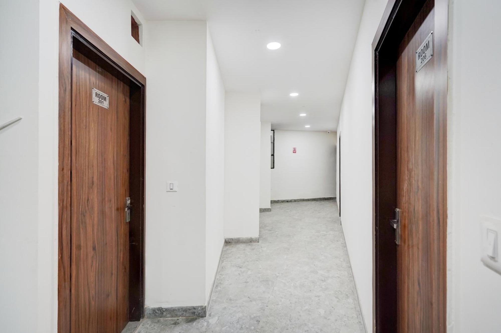 Hotel O Indirapuram Grand Ghaziabad Esterno foto